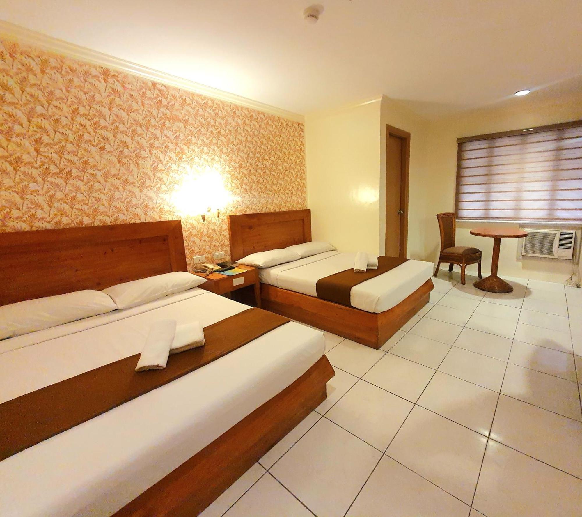 OYO 653 Rosas Garden Hotel Manila Exterior foto